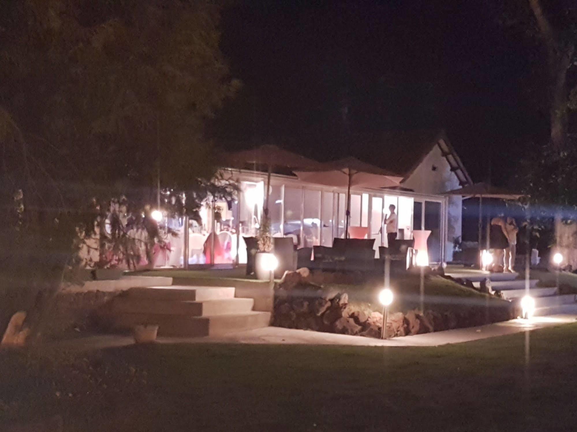 Domaine De La Palle ポンジボー エクステリア 写真